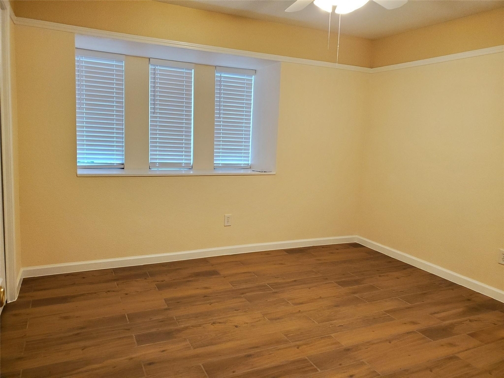 5901 Crestwood Circle - Photo 7