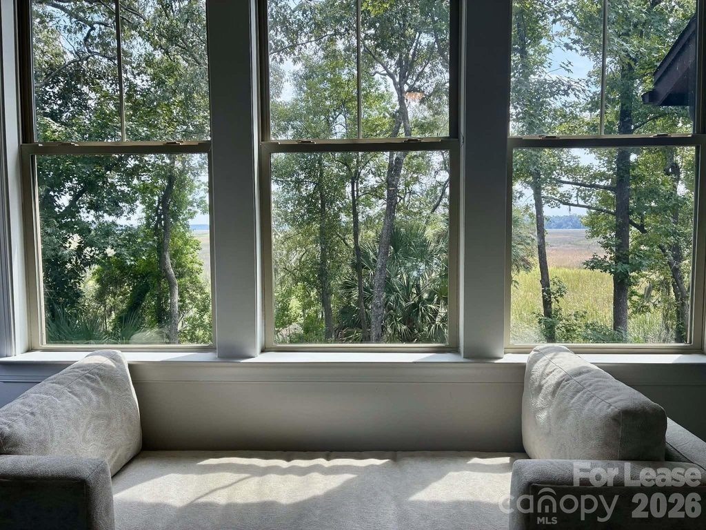 5551 Colonial Chatsworth Circle - Photo 0