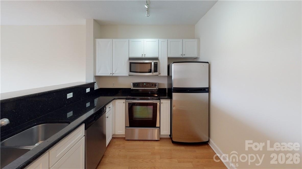 1315 East Boulevard - Photo 2