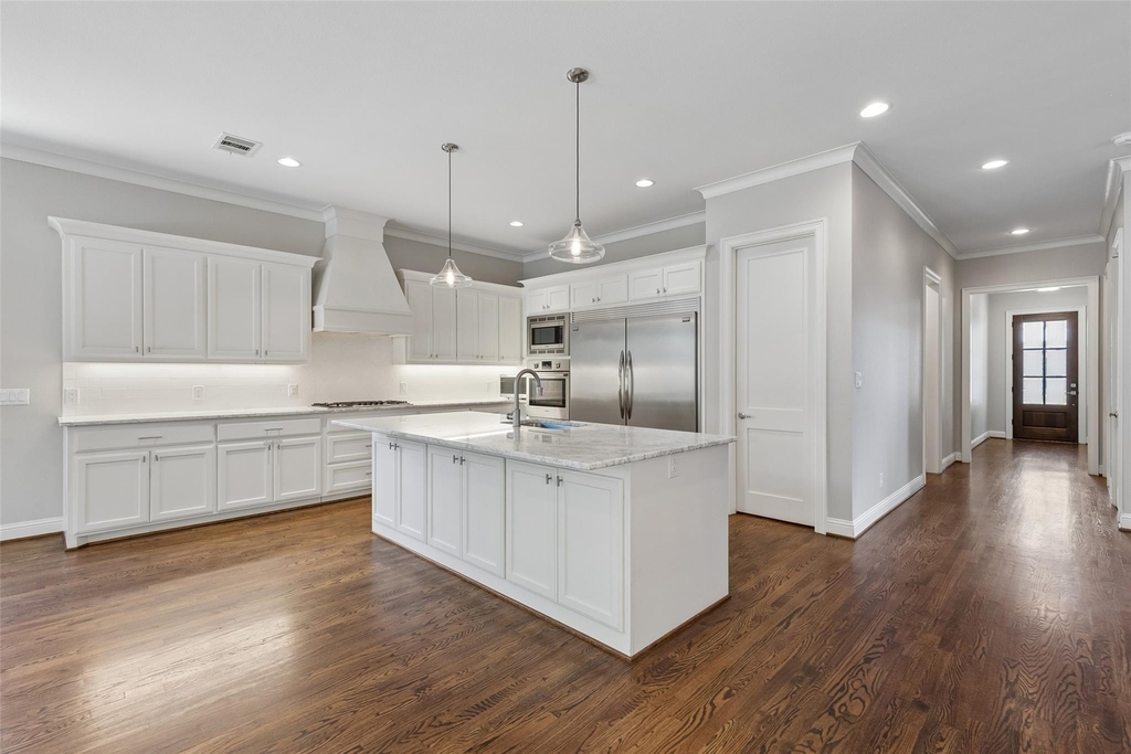6030 Vickery Boulevard - Photo 3