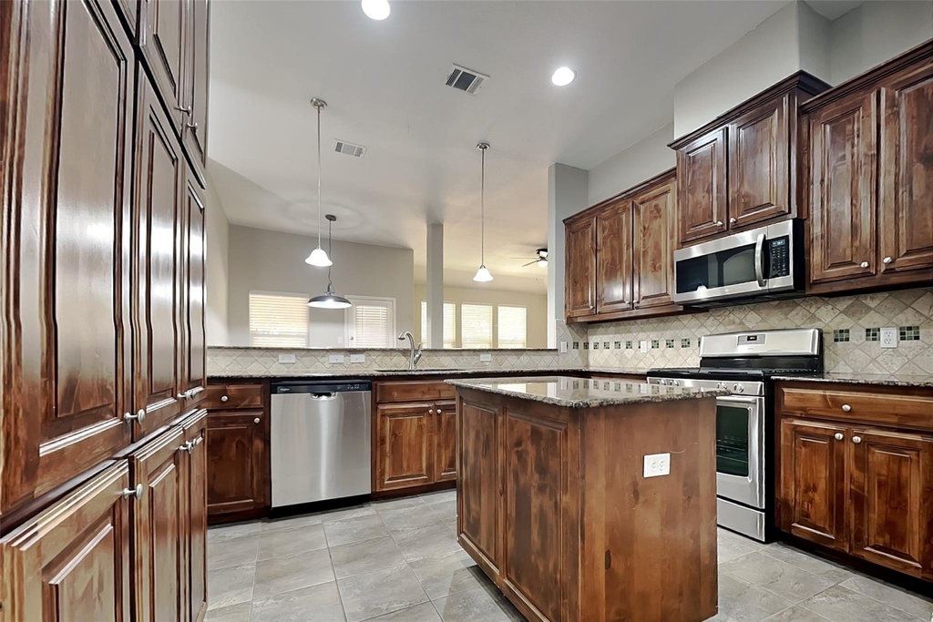 1121 Hidden Lake Drive - Photo 4