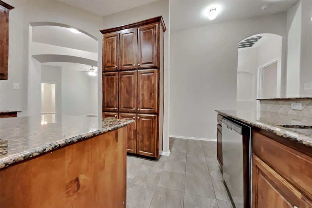 1121 Hidden Lake Drive - Photo 5