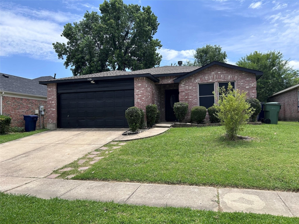 1438 Eastview Drive - Photo 0