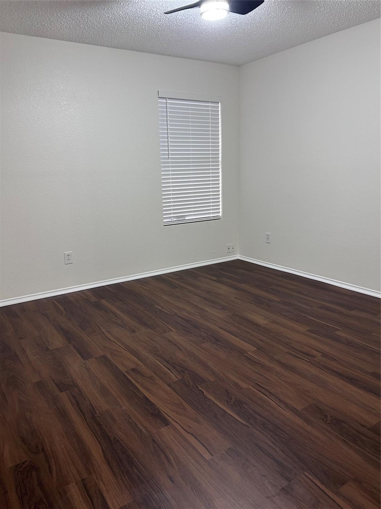 1438 Eastview Drive - Photo 8