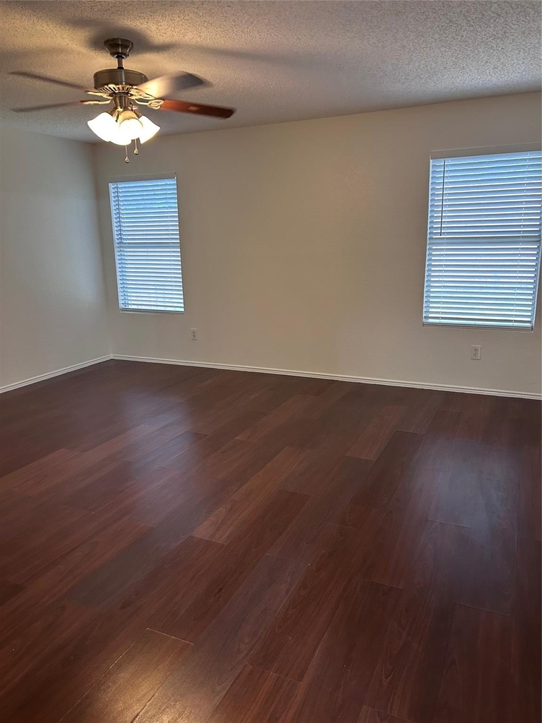 1438 Eastview Drive - Photo 9
