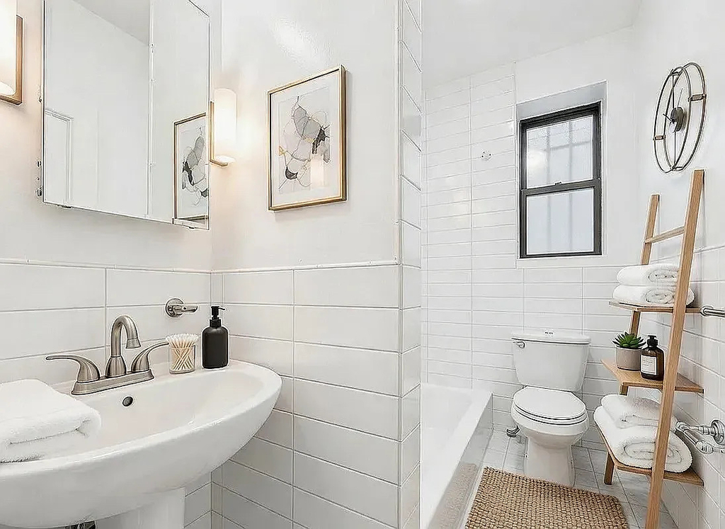 405 West 45th Street - Photo 4