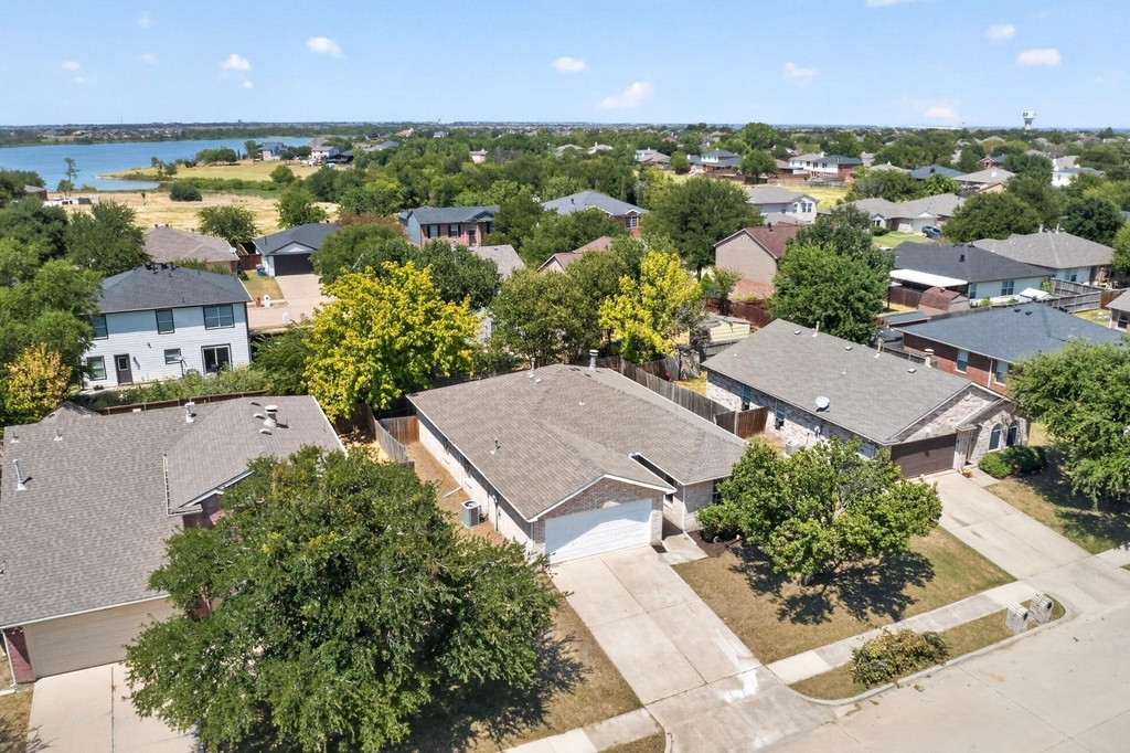 625 Spillway Drive - Photo 7