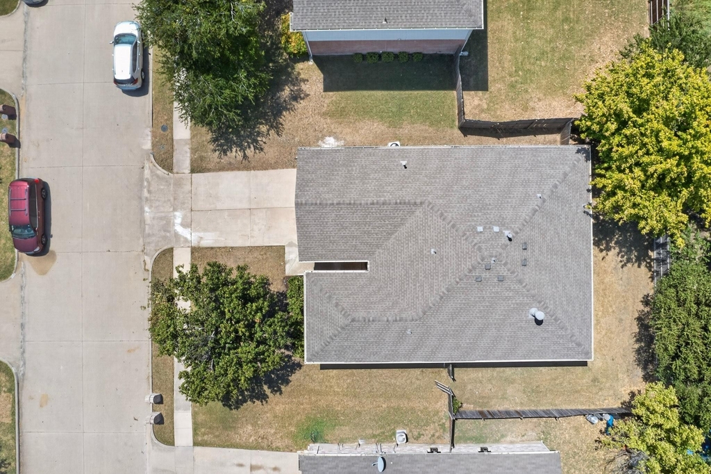 625 Spillway Drive - Photo 2