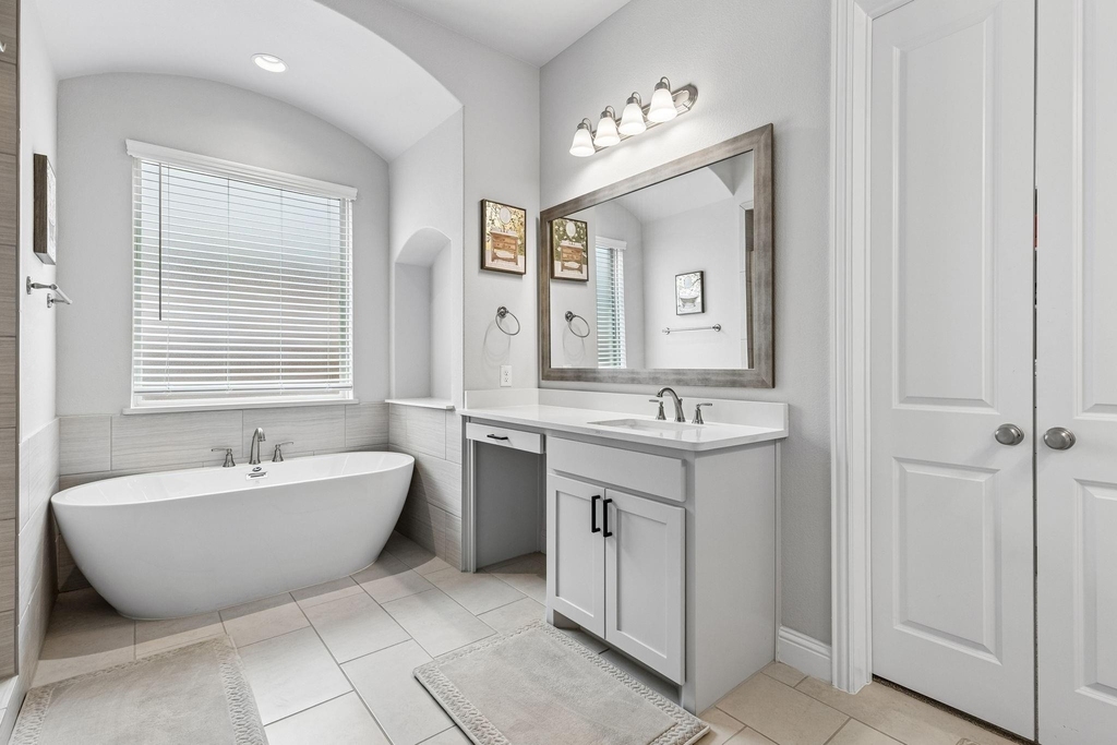 629 Singing Water Drive - Photo 17