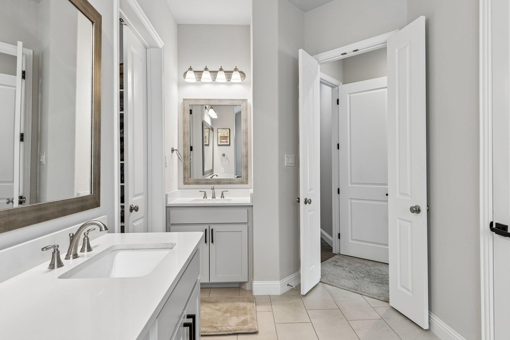 629 Singing Water Drive - Photo 18