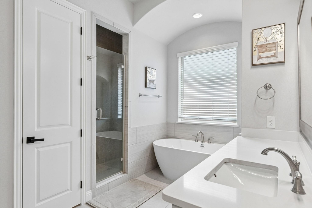 629 Singing Water Drive - Photo 19