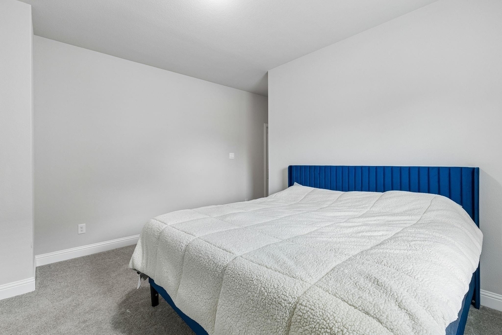 629 Singing Water Drive - Photo 28