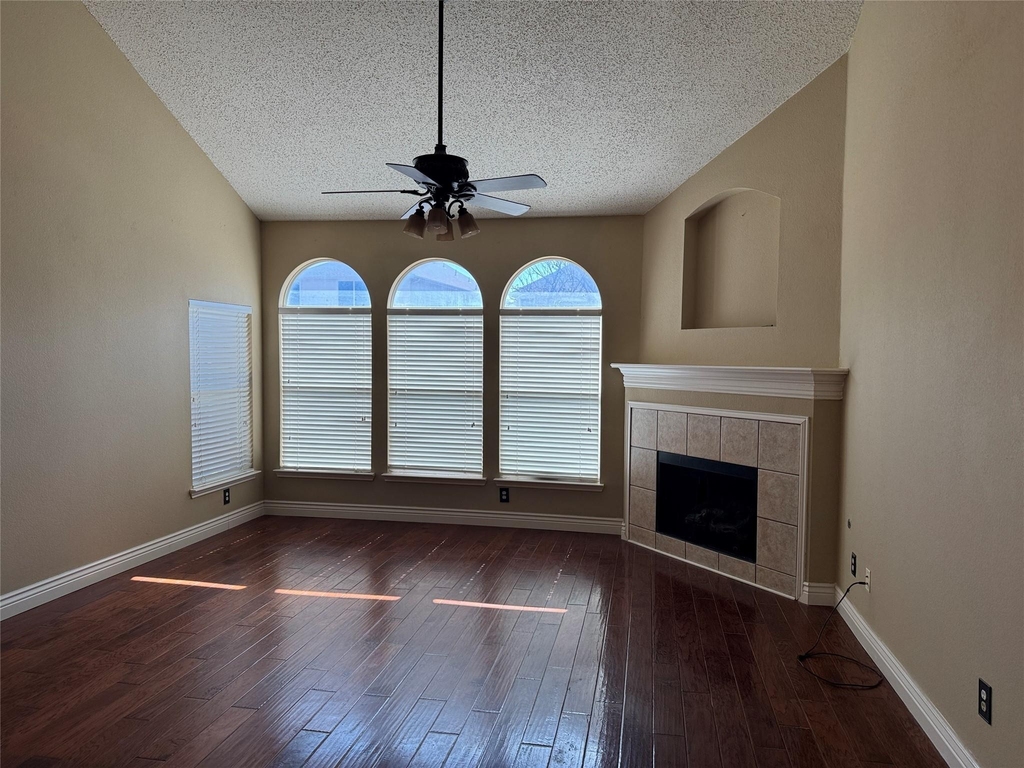 442 Trinity Drive - Photo 4
