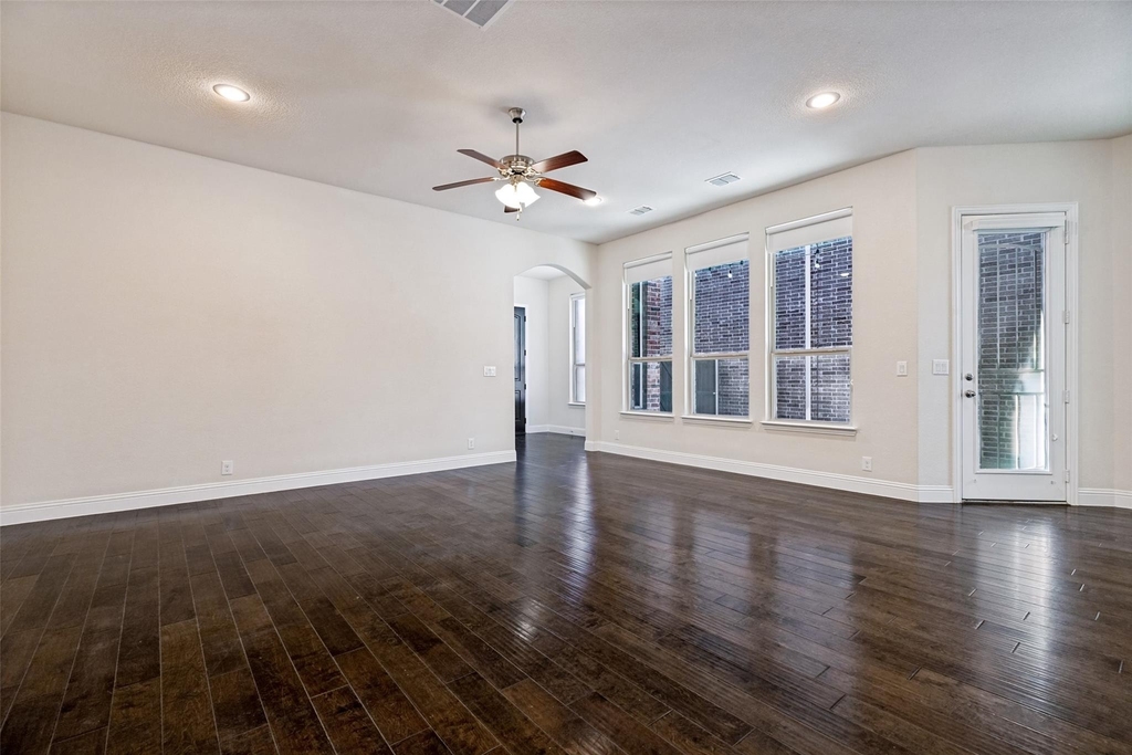 3712 Cobblecreek Drive - Photo 2