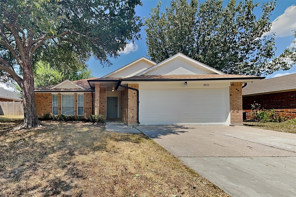 2822 White Oak Drive - Photo 0