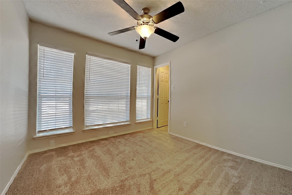 2822 White Oak Drive - Photo 11