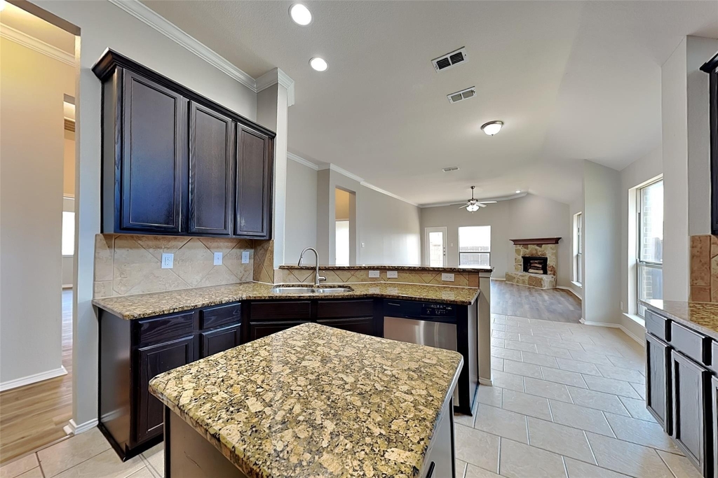 113 Bowie Street - Photo 2