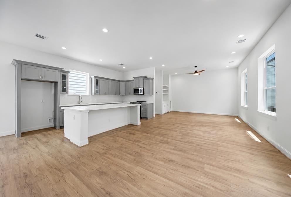 1221 W 16th Street - Photo 9