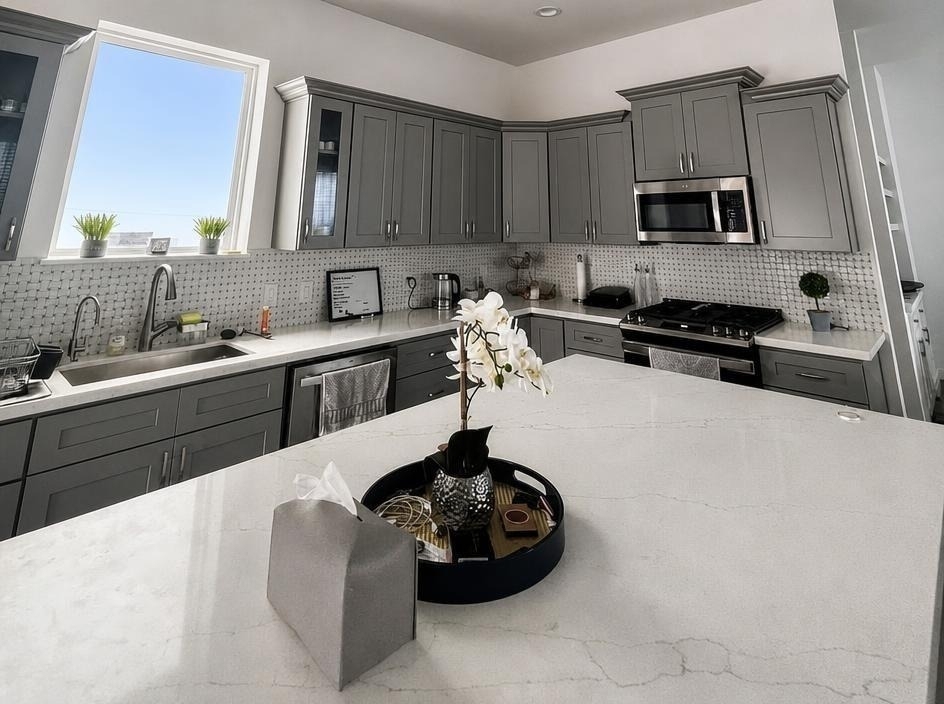 1221 W 16th Street - Photo 7