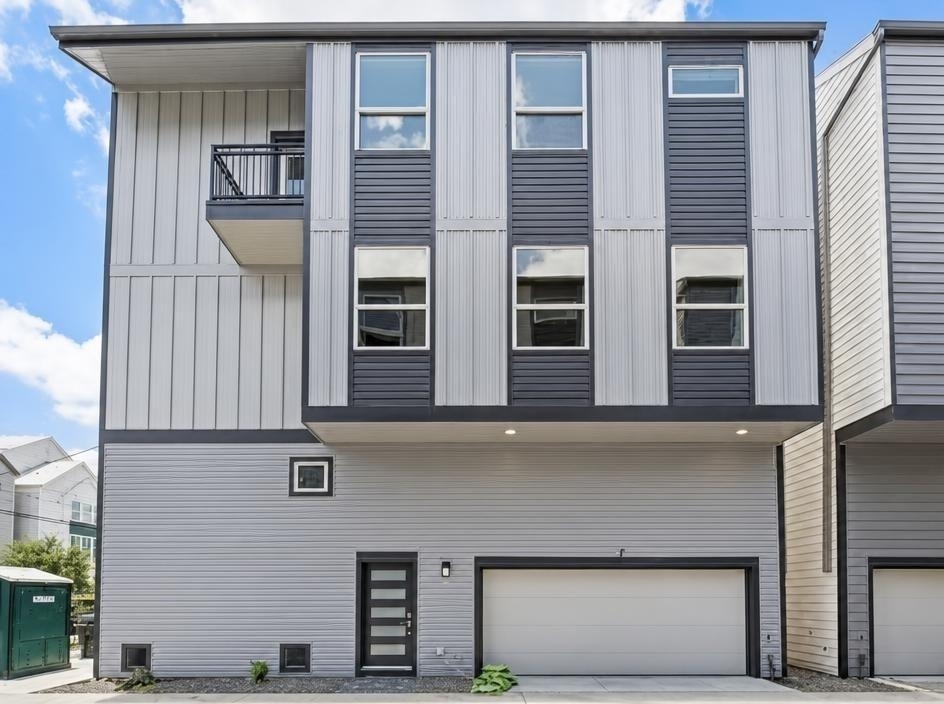 1221 W 16th Street - Photo 2