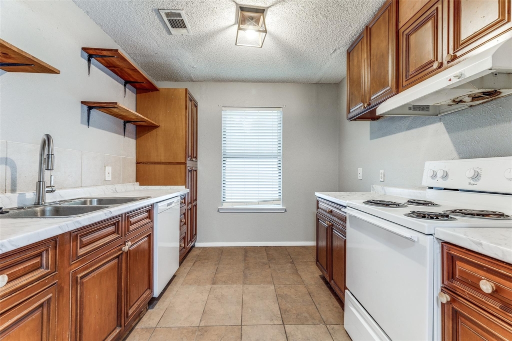 408 Windwood Court - Photo 8