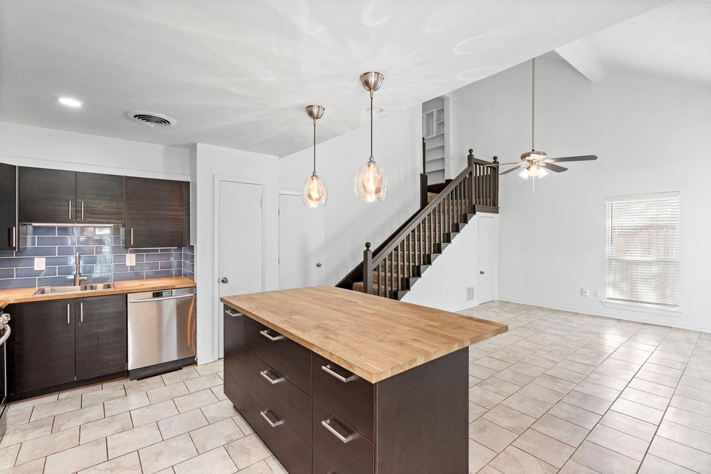 7356 Walling Lane - Photo 12