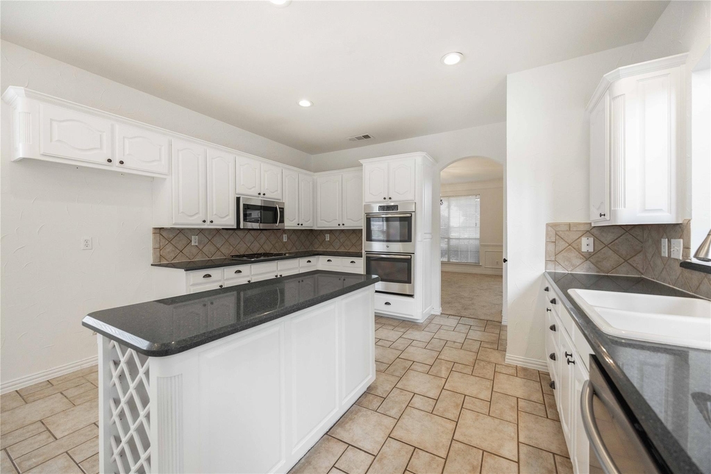3305 Estacado Lane - Photo 7