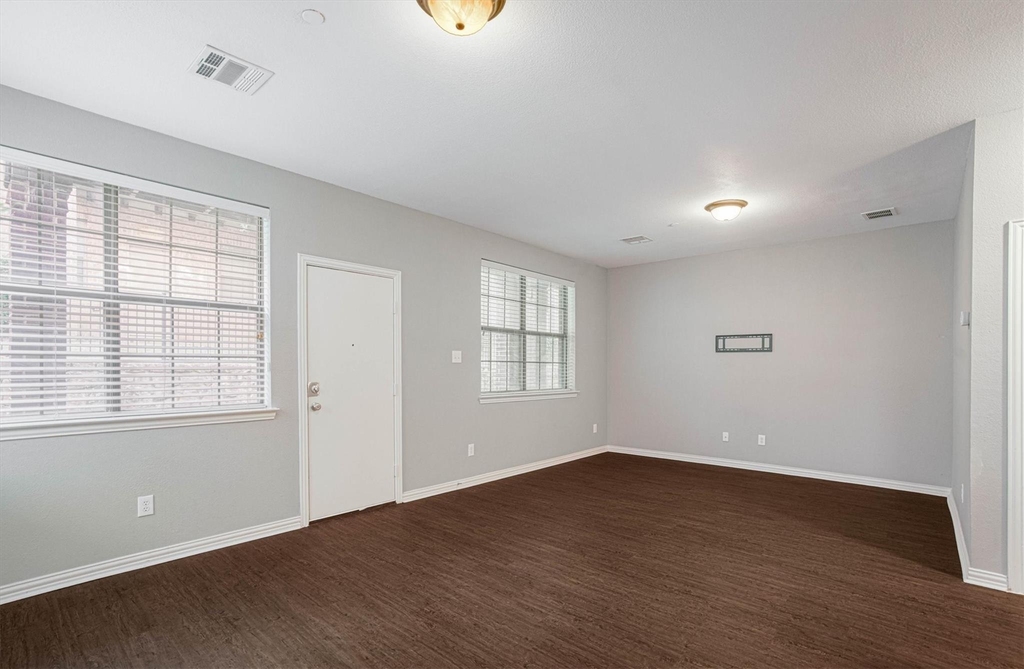 1441 Fox Run Drive - Photo 29