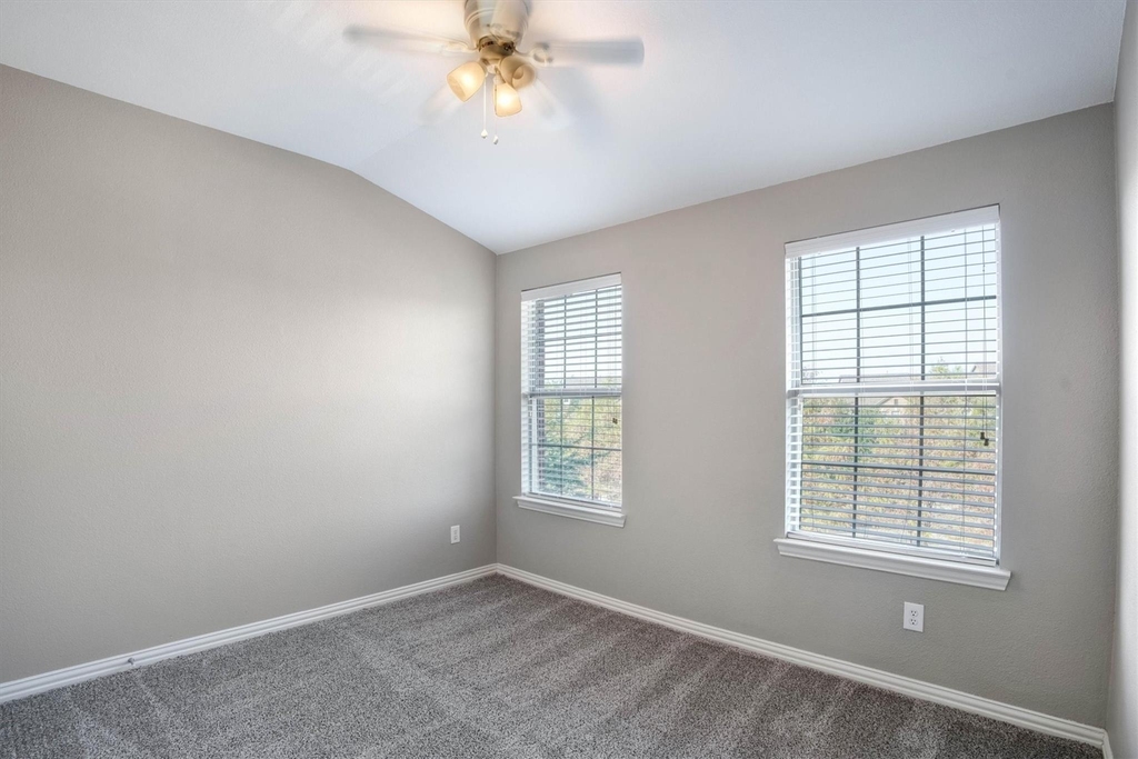1441 Fox Run Drive - Photo 26