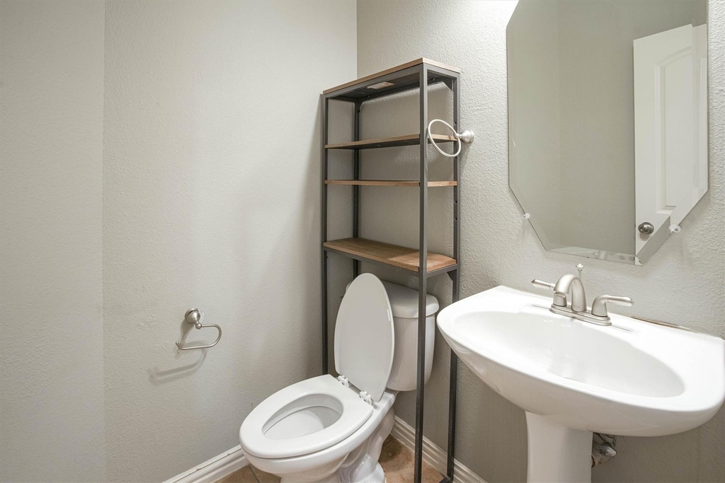 1441 Fox Run Drive - Photo 4