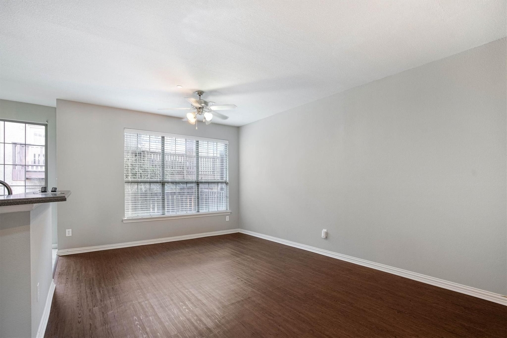 1441 Fox Run Drive - Photo 5