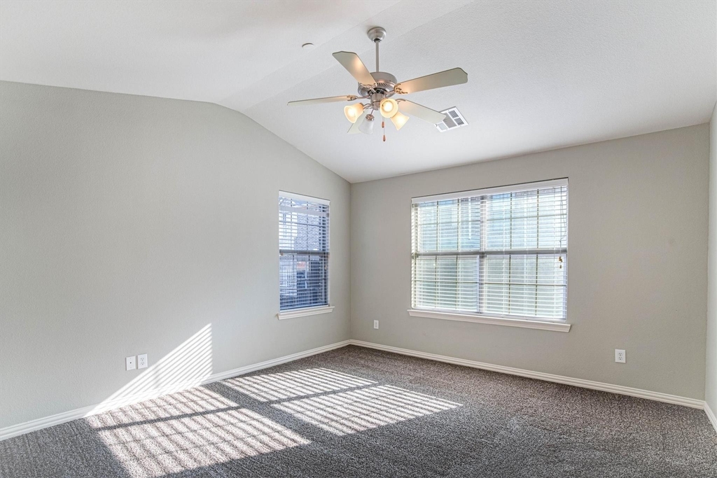 1441 Fox Run Drive - Photo 15