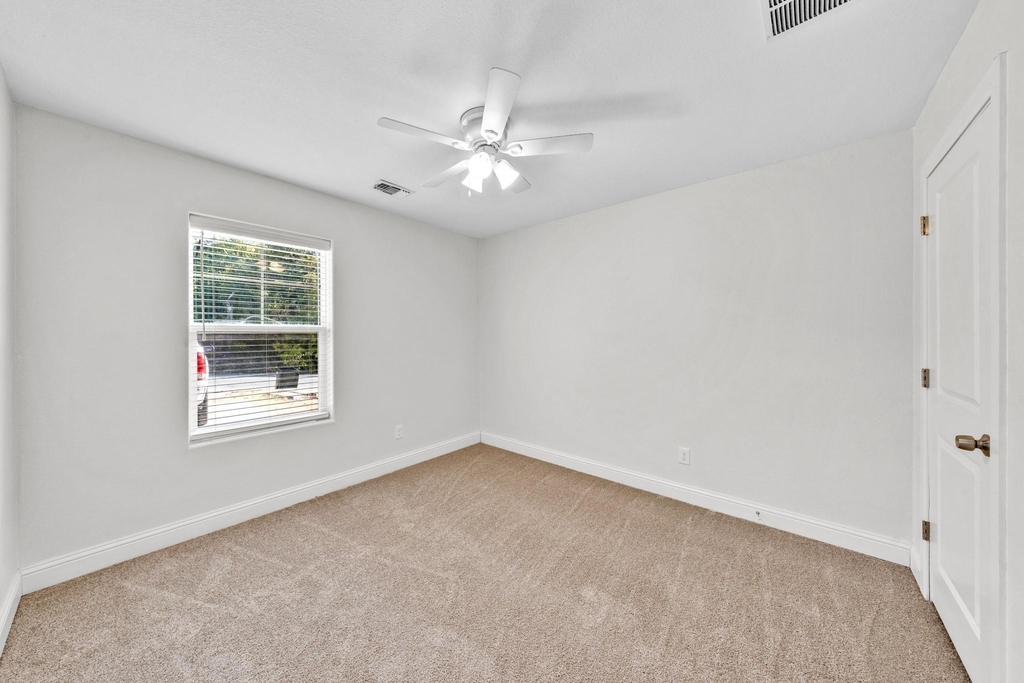 605 Martin Luther King Street - Photo 17