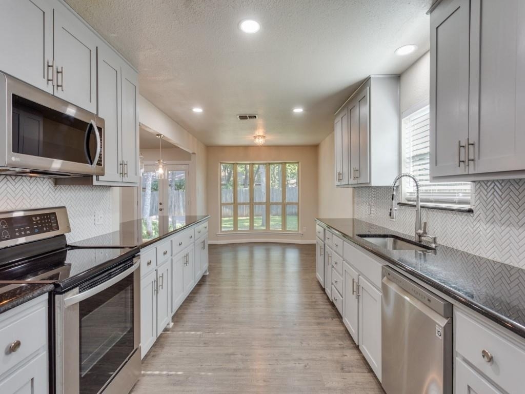 2946 Canyon Drive - Photo 3