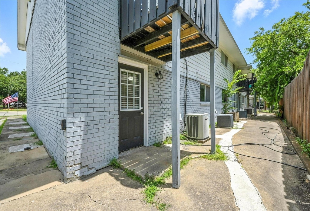 103 W Brown Street - Photo 18
