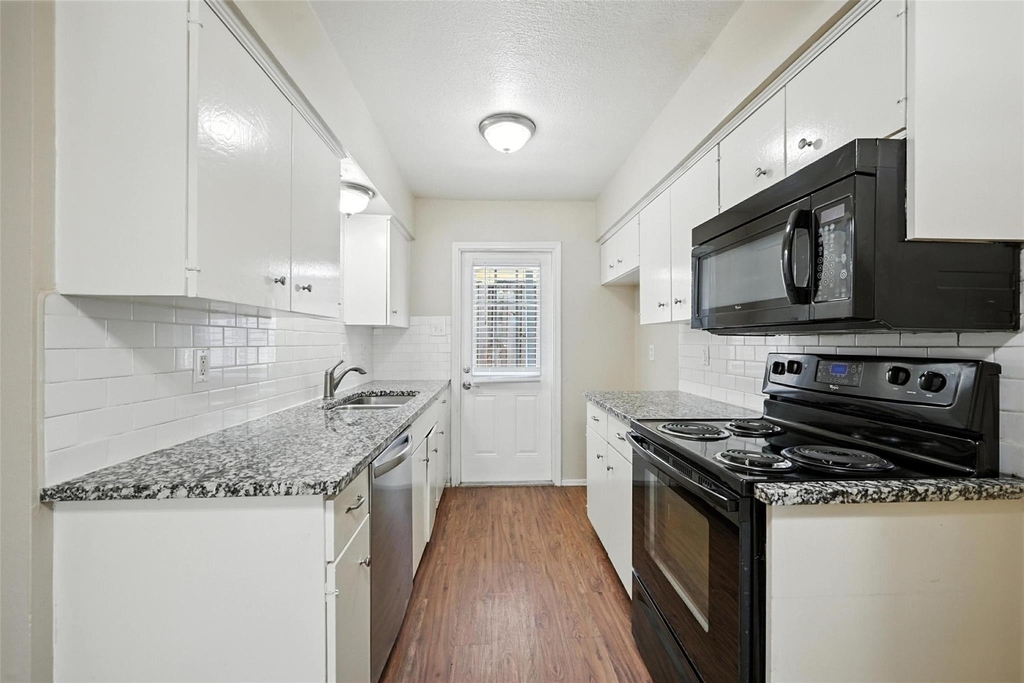 103 W Brown Street - Photo 4