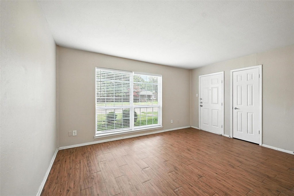 103 W Brown Street - Photo 12