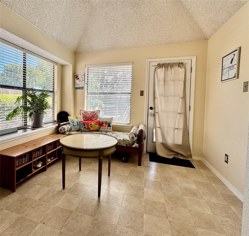 421 Leisure Lane - Photo 6