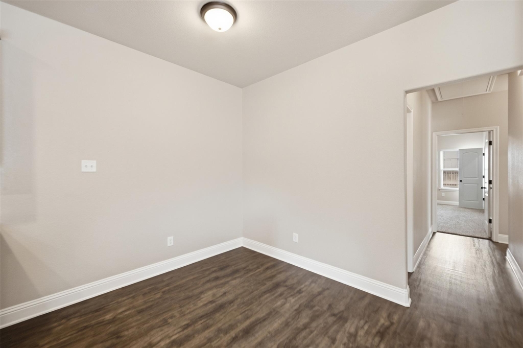 3217 Karen Street - Photo 8