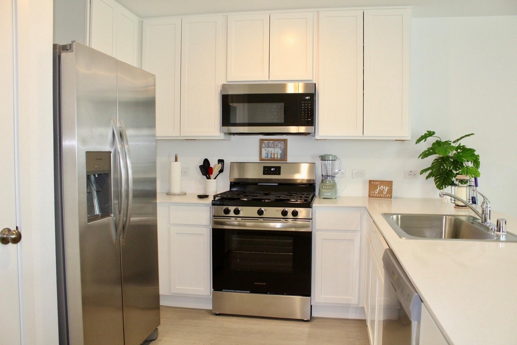 3907 Ontario Way - Photo 6