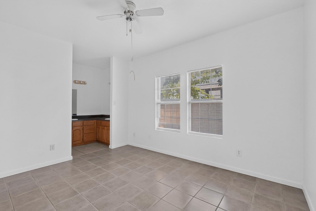 762 Bethpage Avenue - Photo 22