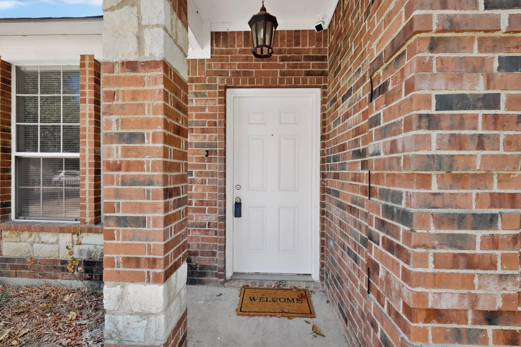 762 Bethpage Avenue - Photo 8
