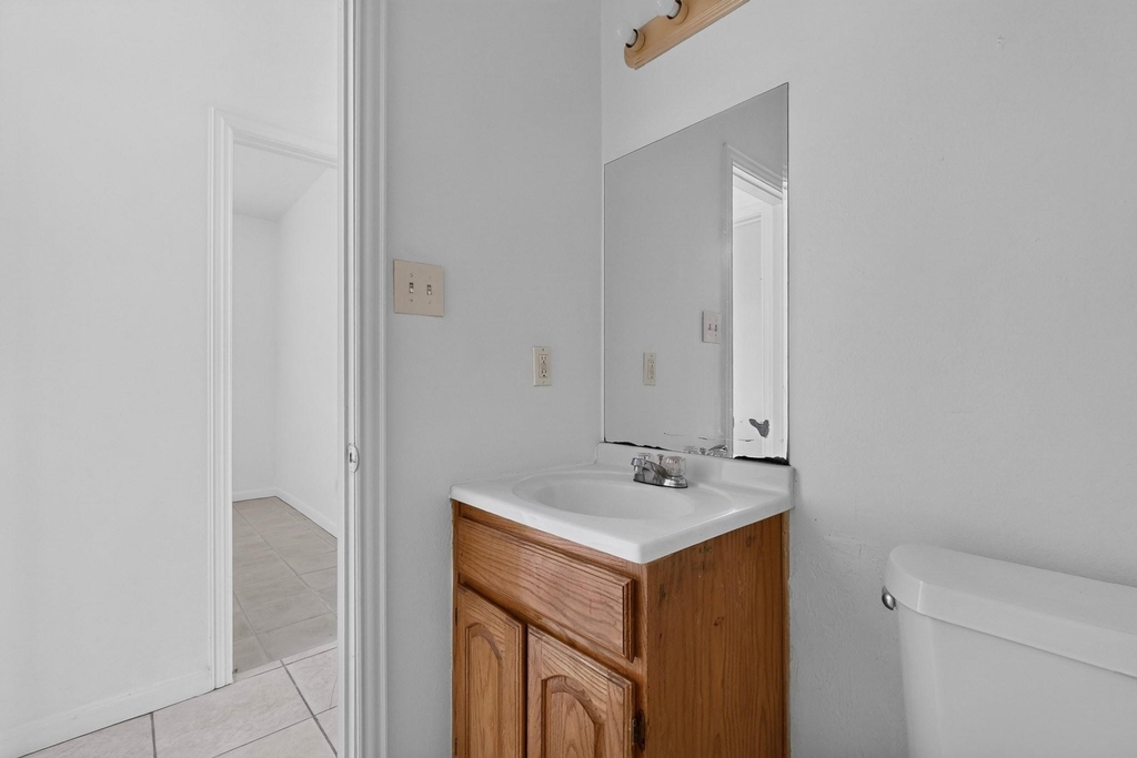 762 Bethpage Avenue - Photo 20