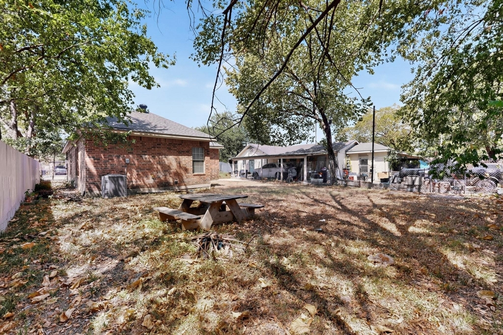 762 Bethpage Avenue - Photo 38