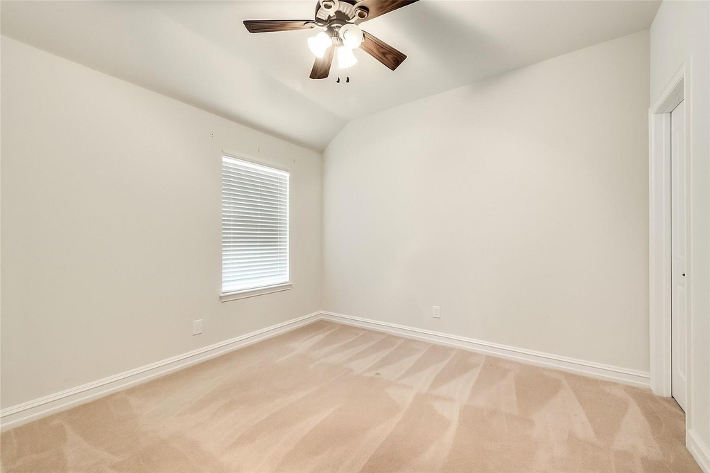 601 Elm Creek Drive - Photo 8