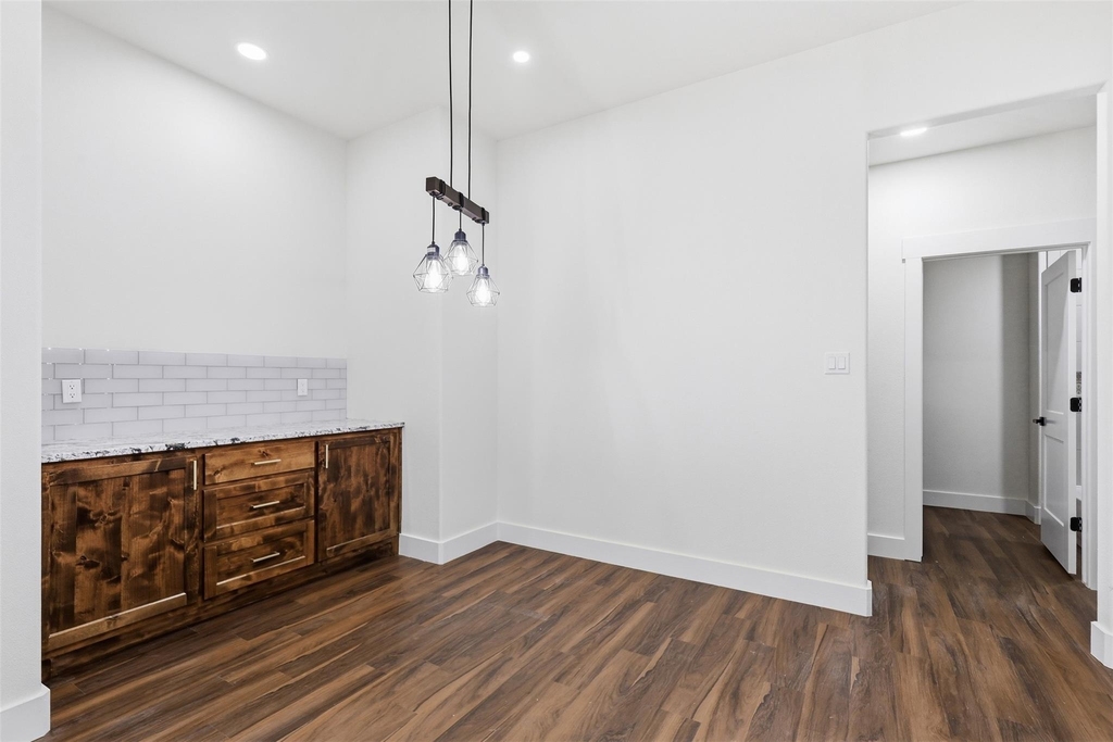 1413 Ridgeview Circle - Photo 10