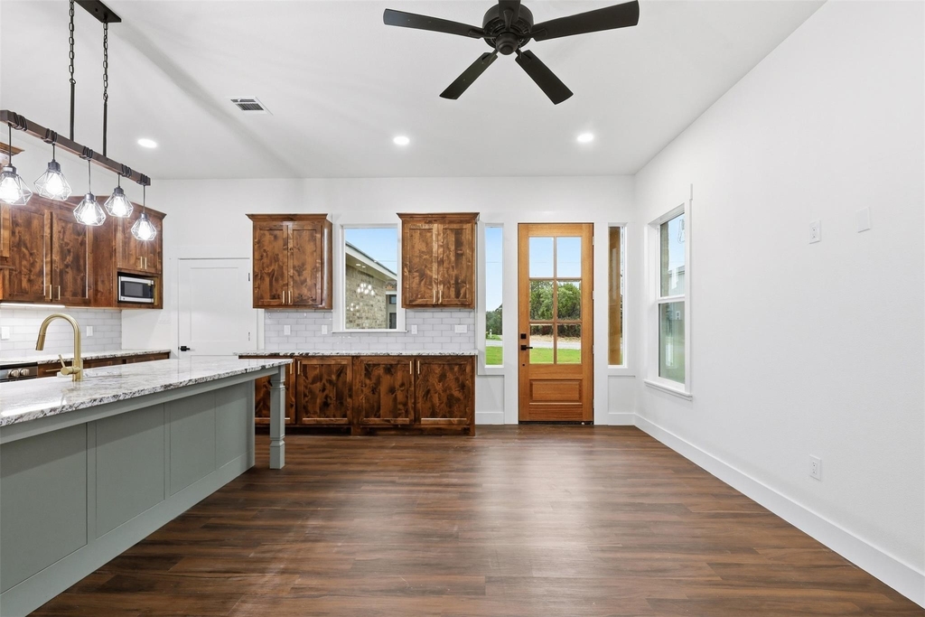 1413 Ridgeview Circle - Photo 9