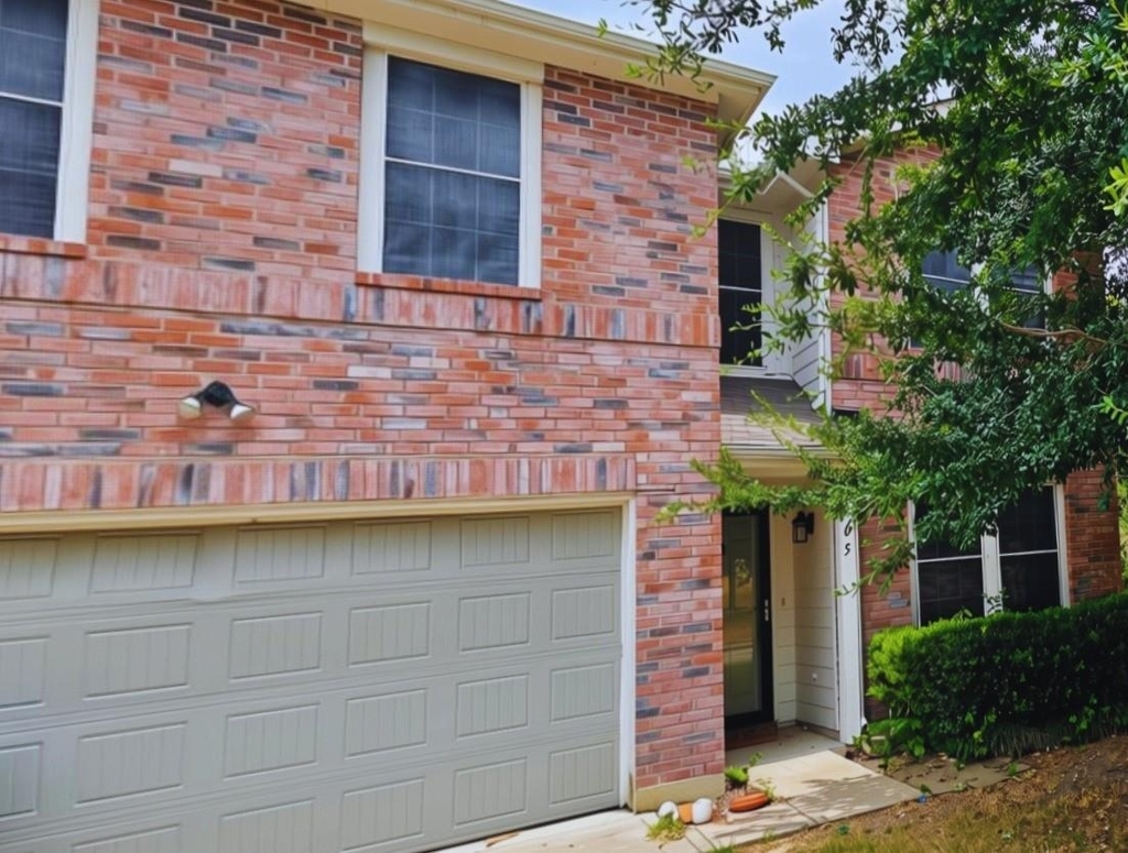 1605 Southridge Lane - Photo 0