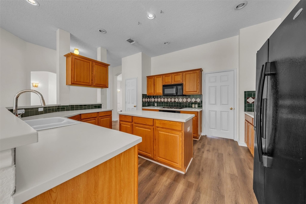 2202 Richmond Circle - Photo 18