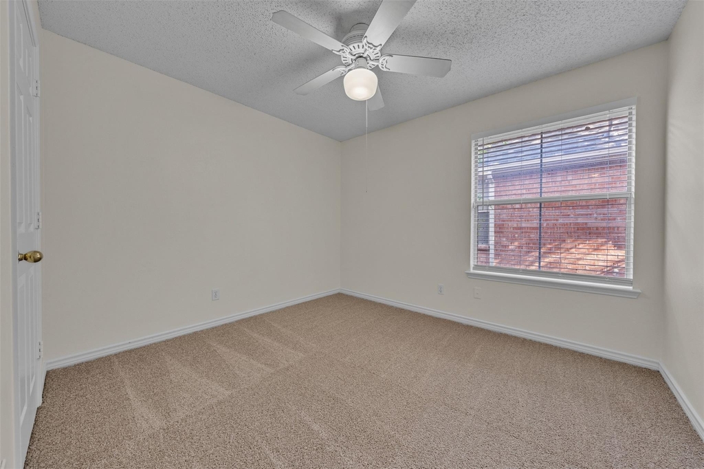 2202 Richmond Circle - Photo 14